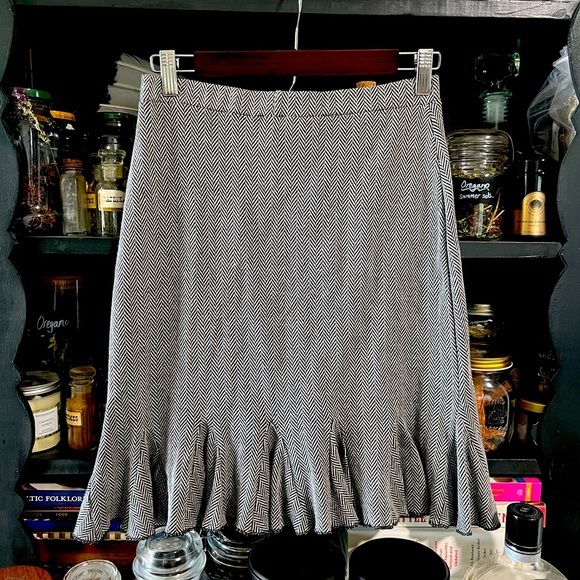 White House Black Market Dresses & Skirts - White House Black Market Herringbone Pencil Skirt with Ruffle Hem